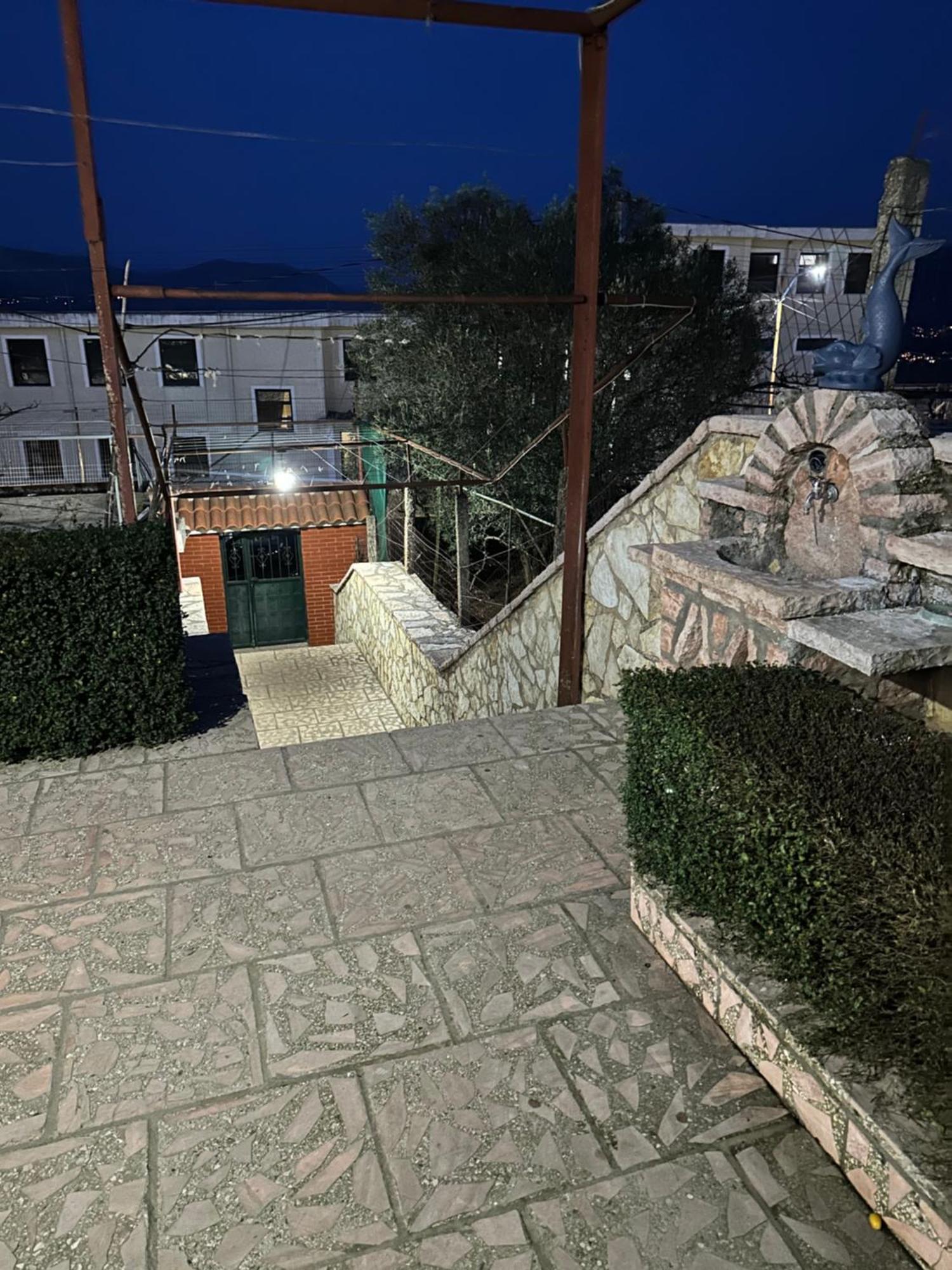 Villa Kevin'S Sarandë Buitenkant foto