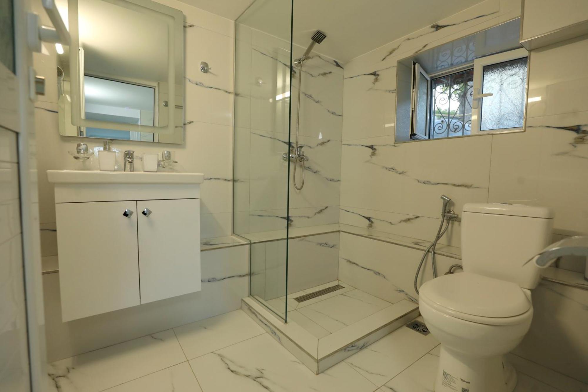 Villa Kevin'S Sarandë Buitenkant foto