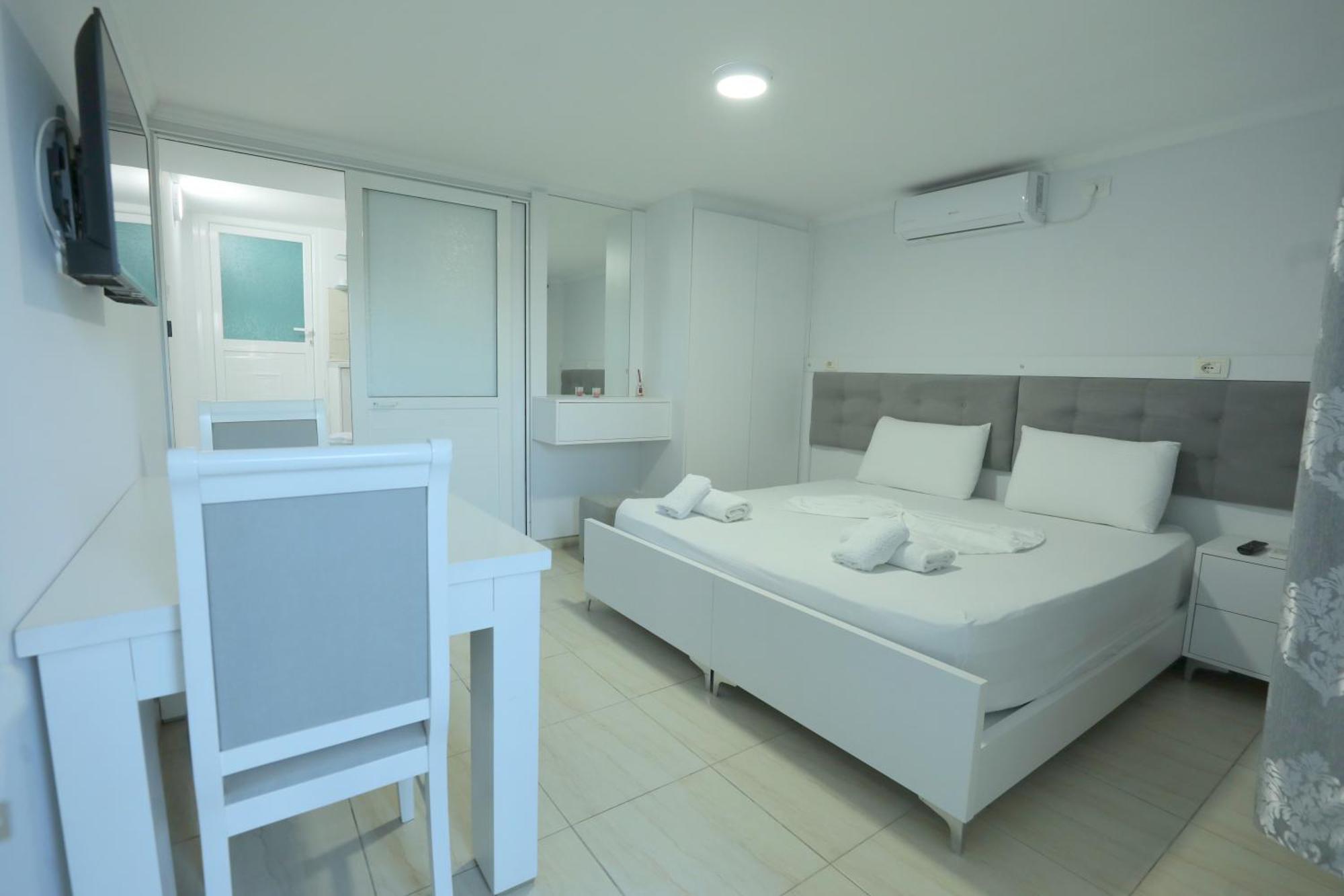 Villa Kevin'S Sarandë Buitenkant foto