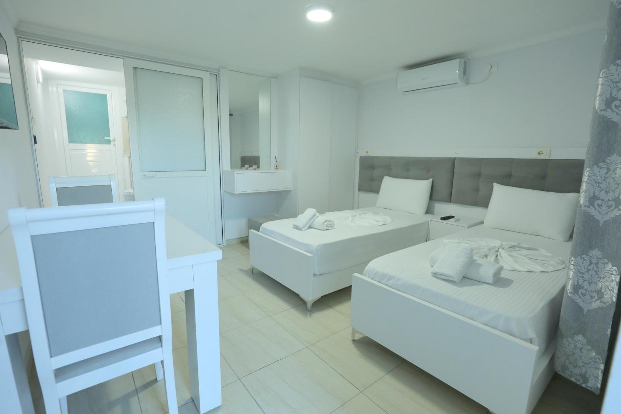 Villa Kevin'S Sarandë Buitenkant foto