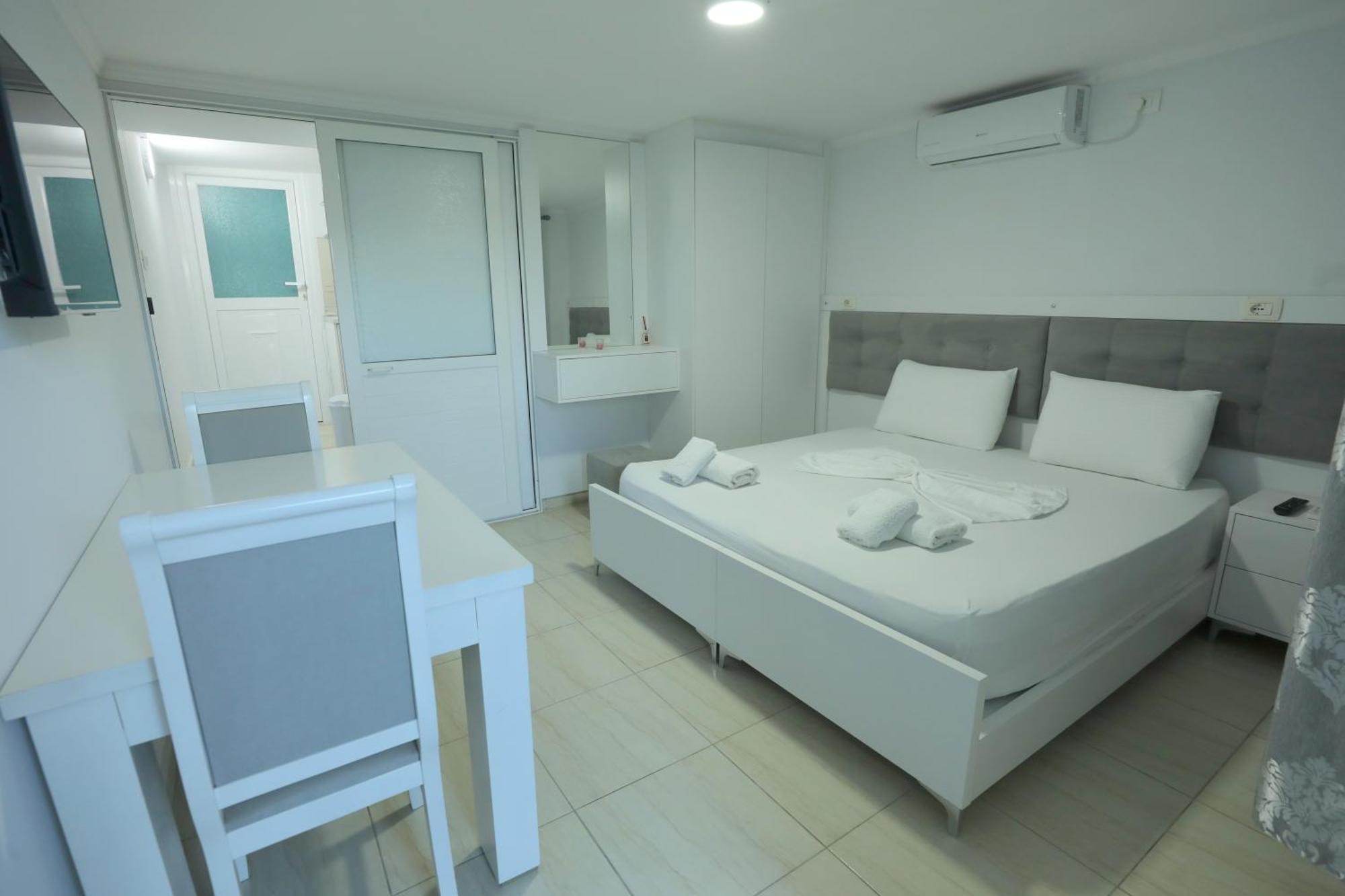 Villa Kevin'S Sarandë Buitenkant foto