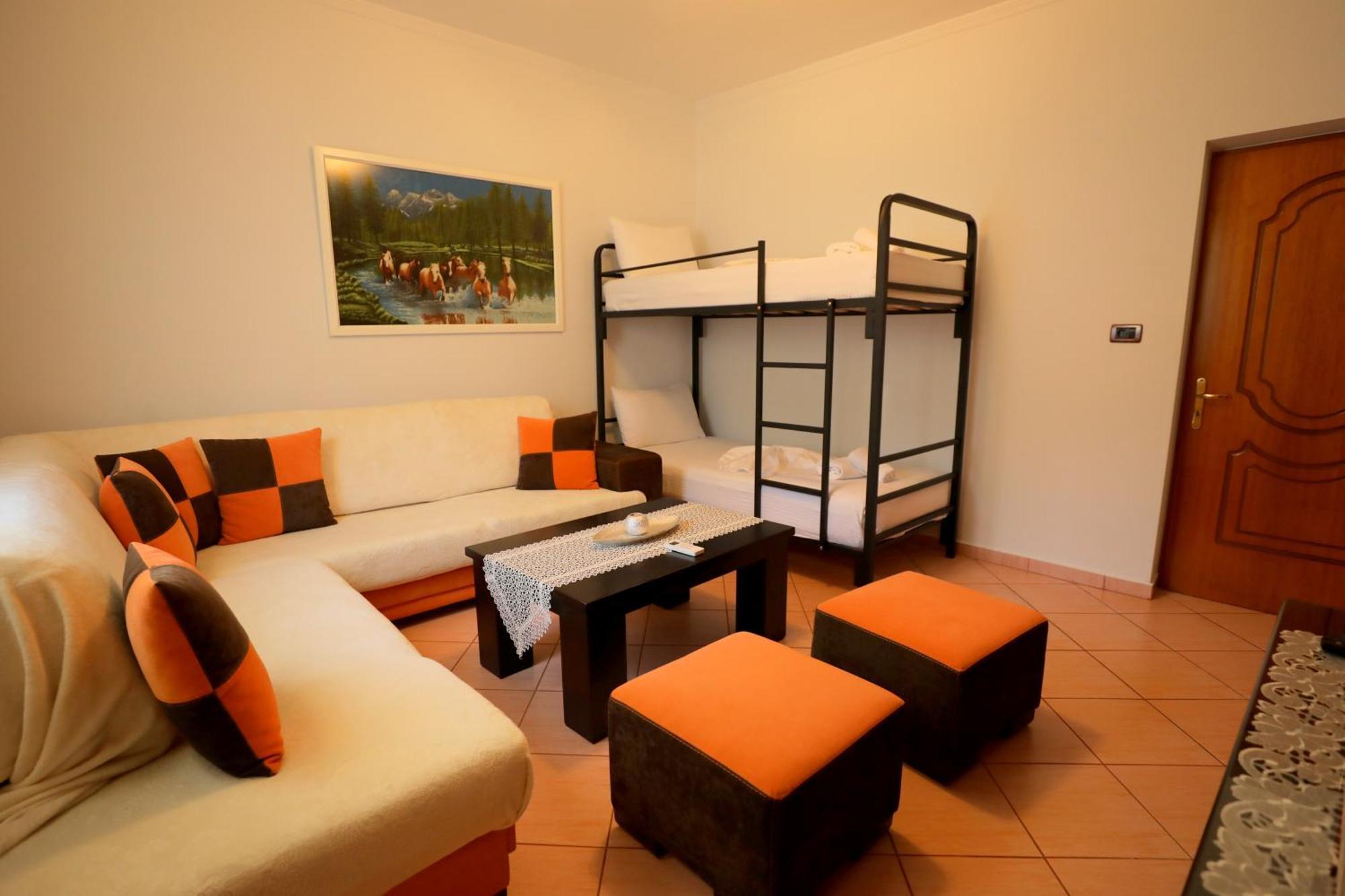 Villa Kevin'S Sarandë Buitenkant foto