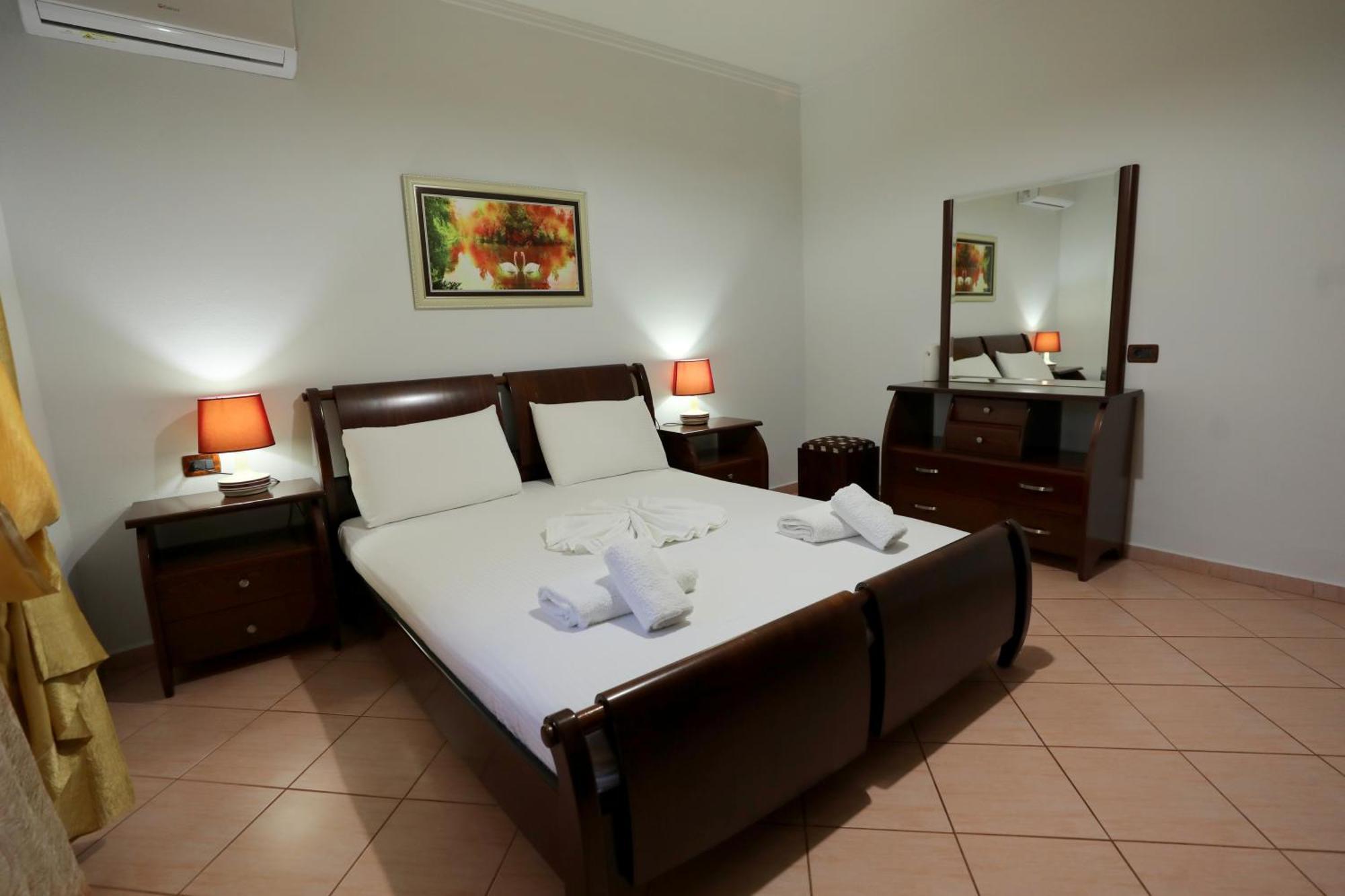 Villa Kevin'S Sarandë Buitenkant foto